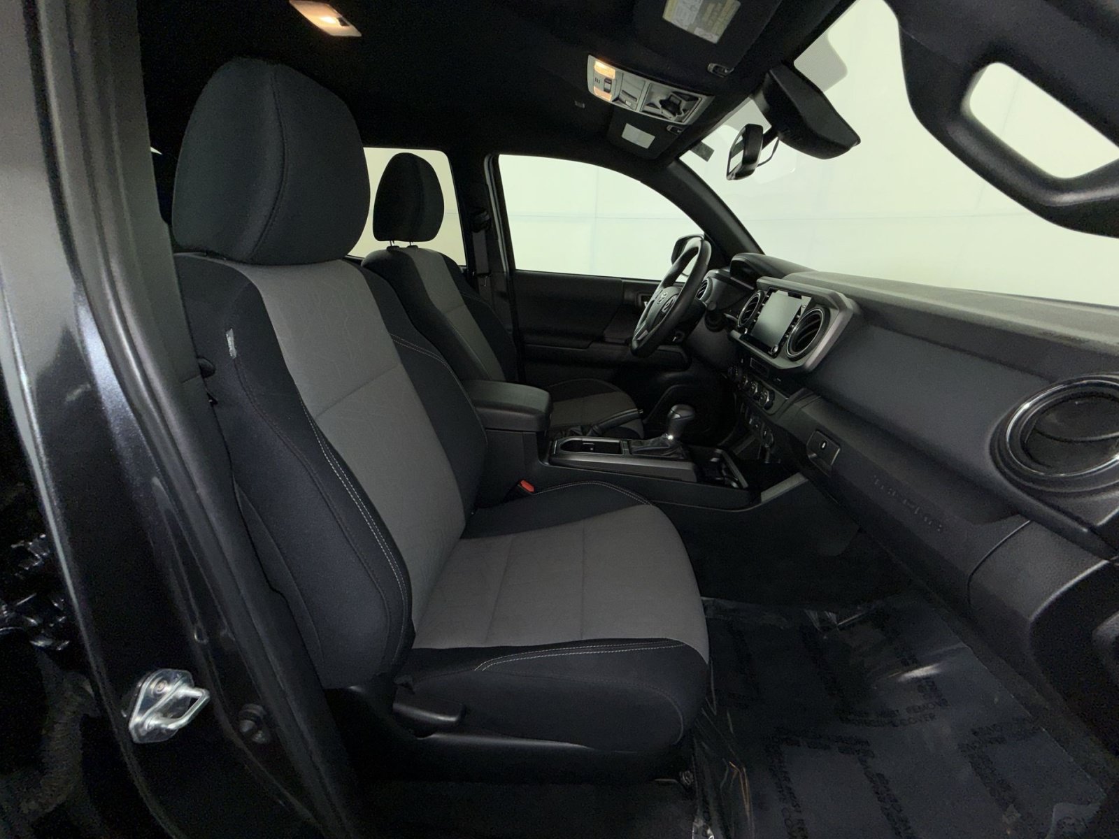 Used 2023 Toyota Tacoma TRD Off-Road AWD/4WD image 27