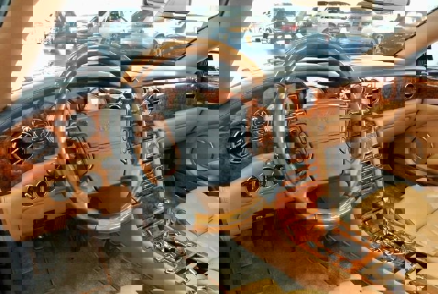 Used 2007 Bentley Azure image 11