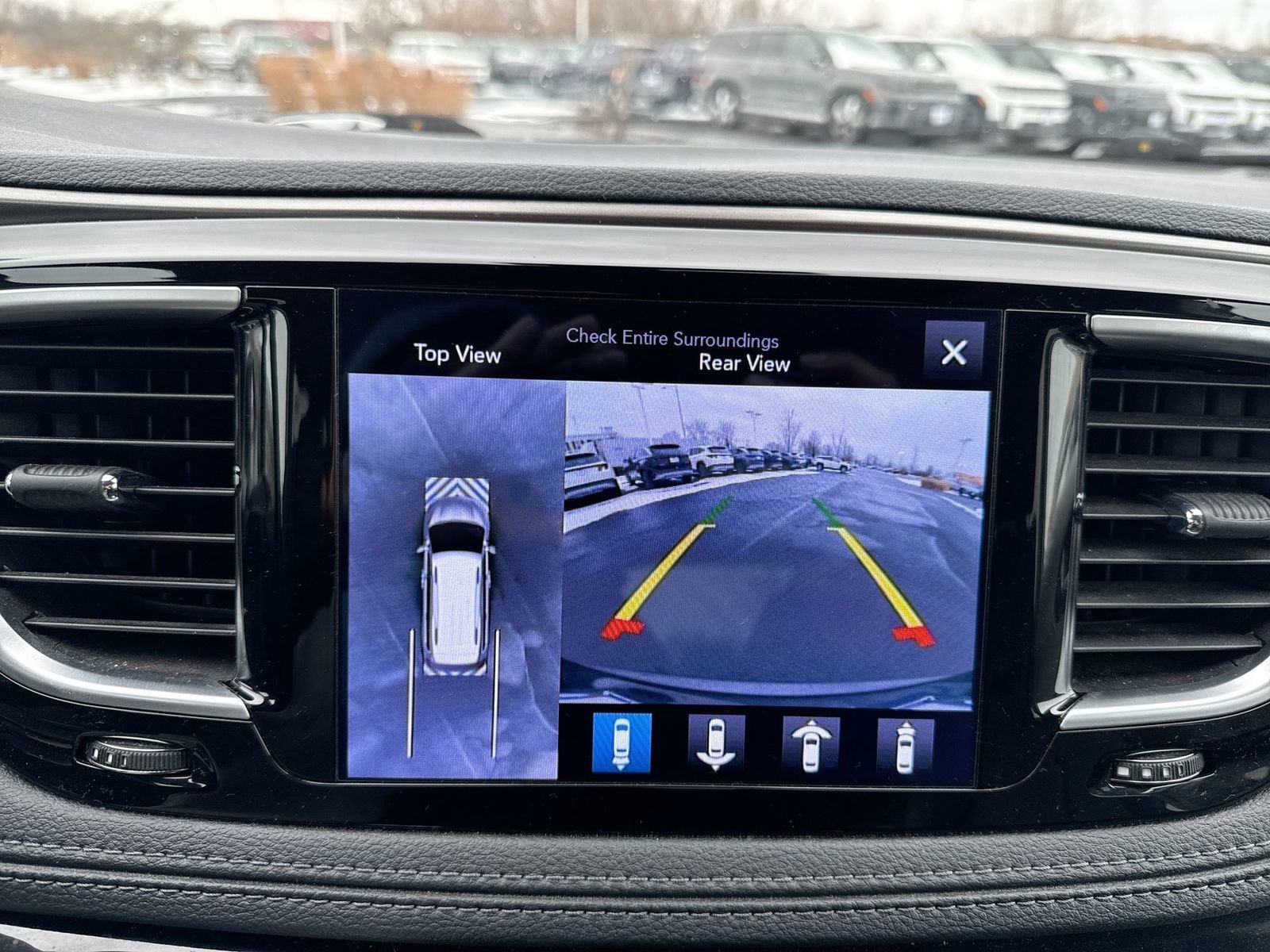 Used 2017 Chrysler Pacifica Limited image 19