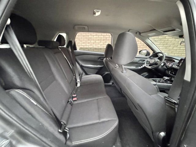 Used 2024 Nissan Rogue S image 9