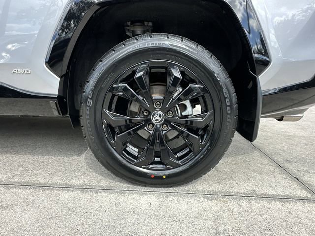 Used 2024 Toyota RAV4 SE image 18