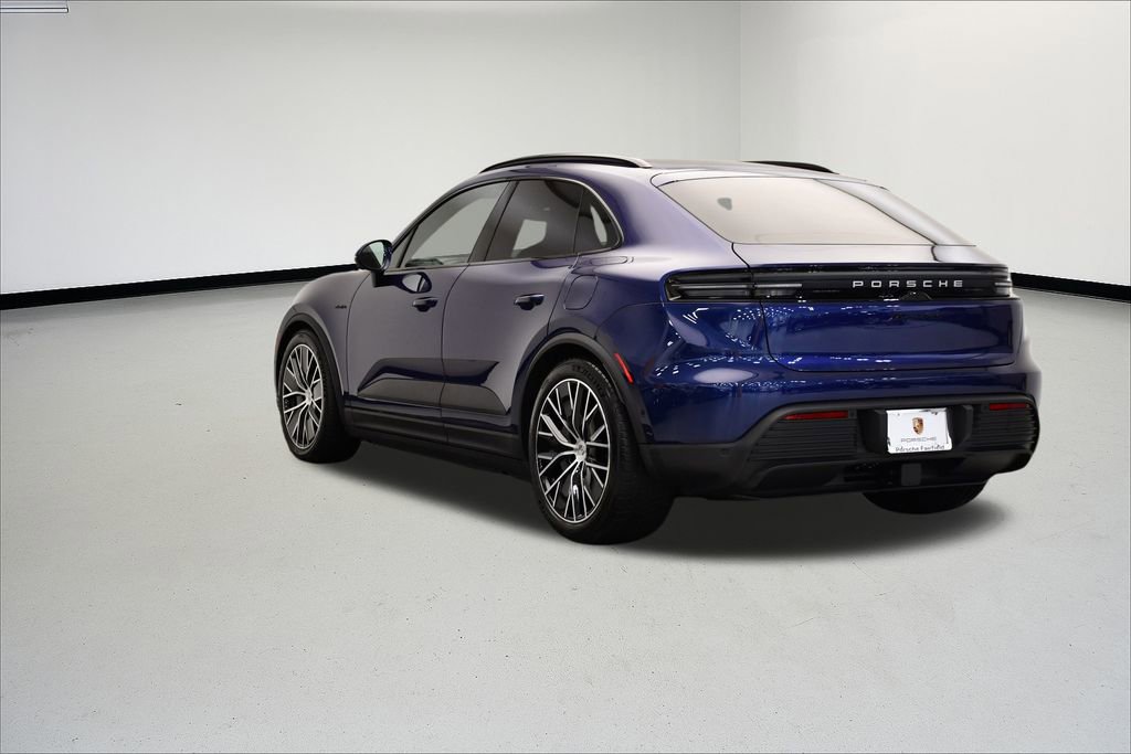 Used 2025 Porsche Macan 4S Electric image 3