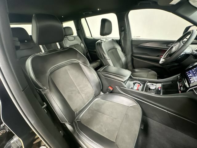 Used 2023 Jeep Grand Cherokee L Laredo AWD/4WD image 26