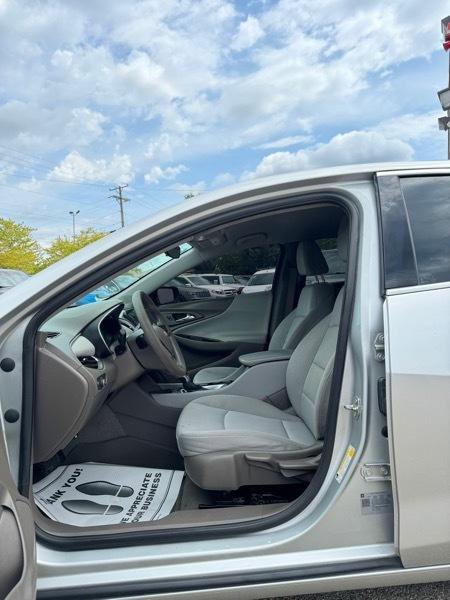 Used 2021 Chevrolet Malibu LS image 15