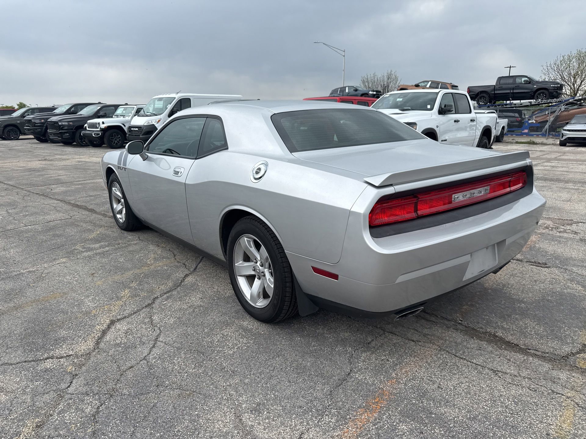 Used 2010 Dodge Challenger R/T RWD image 8