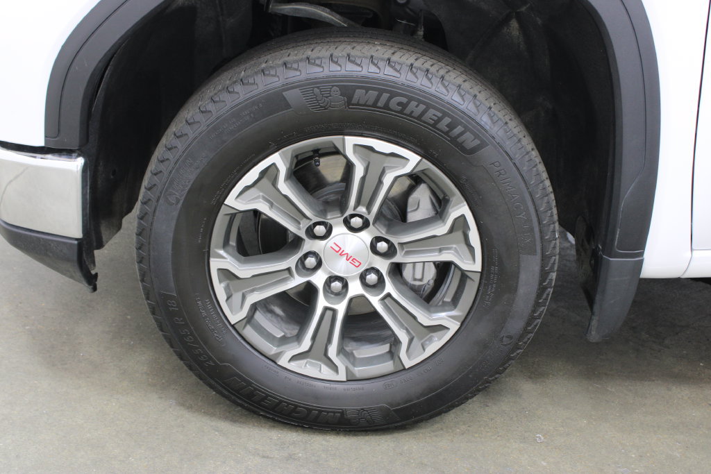 Used 2025 GMC Sierra 1500 SLT AWD/4WD image 29