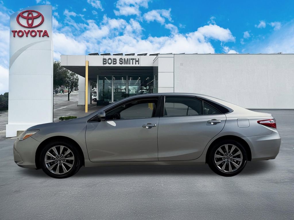 Used 2015 Toyota Camry XLE w/ Advanced Technology Package FWD image 9