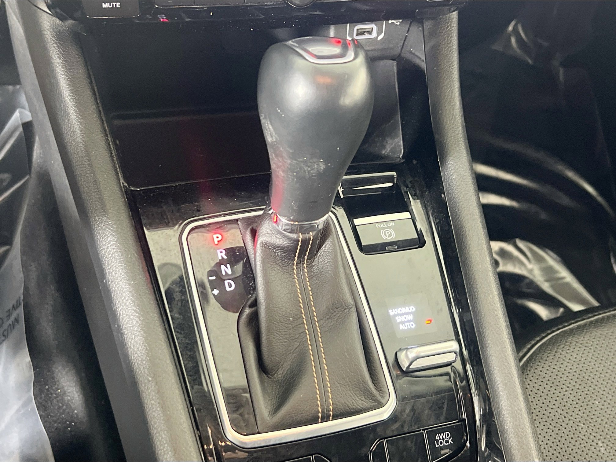 Used 2022 Jeep Compass Limited w/ Elite Group image 17