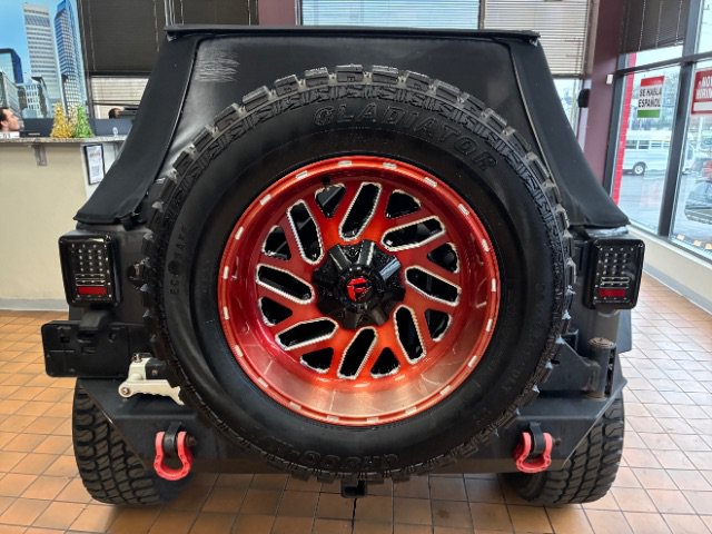 Used 2018 Jeep Wrangler Unlimited Sport w/ Connectivity Group AWD/4WD image 11