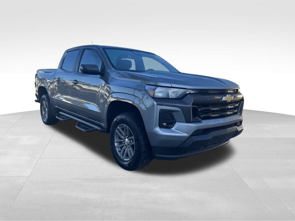 Used 2023 Chevrolet Colorado LT w/ LT Convenience Package II image 2