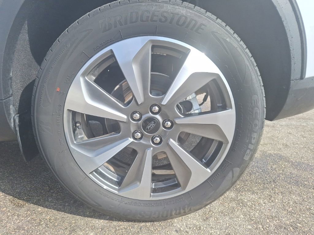 Used 2025 Ford Escape Platinum image 19