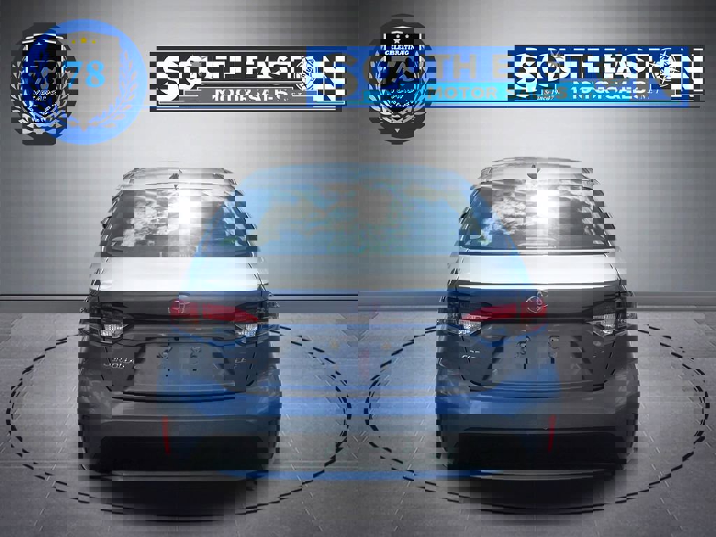 Used 2021 Toyota Corolla LE image 4