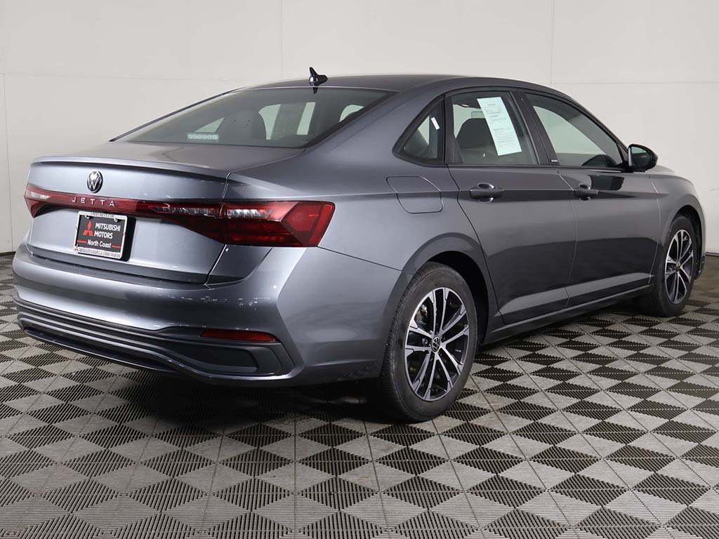 Used 2025 Volkswagen Jetta Sport FWD image 10