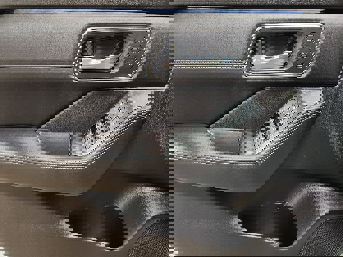 Used 2024 Nissan Rogue Platinum w/ Platinum Premium Package image 42