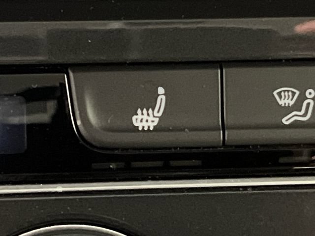 Certified 2021 Volkswagen Tiguan SE FWD image 26