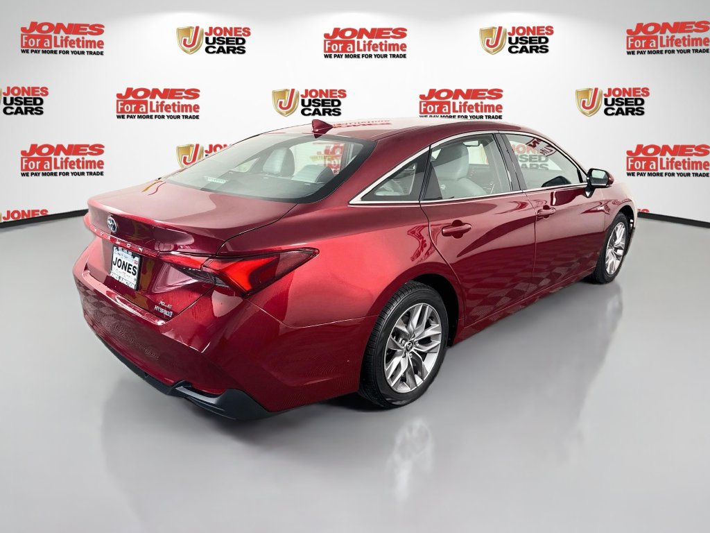 Certified 2021 Toyota Avalon XLE w/ Moonroof Package FWD image 16
