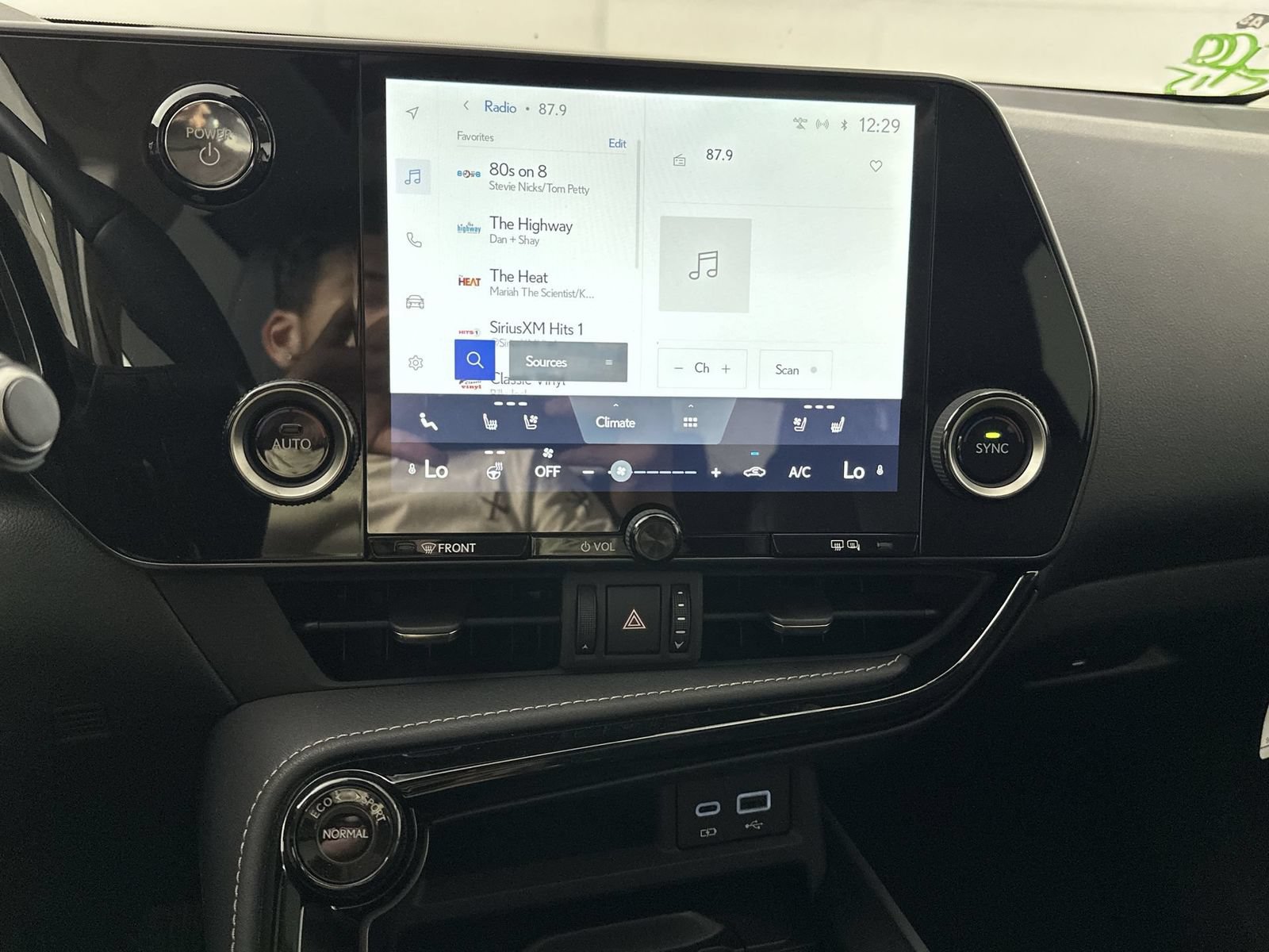 Used 2025 Lexus NX 350h AWD w/ Accessory Package (2T) image 21