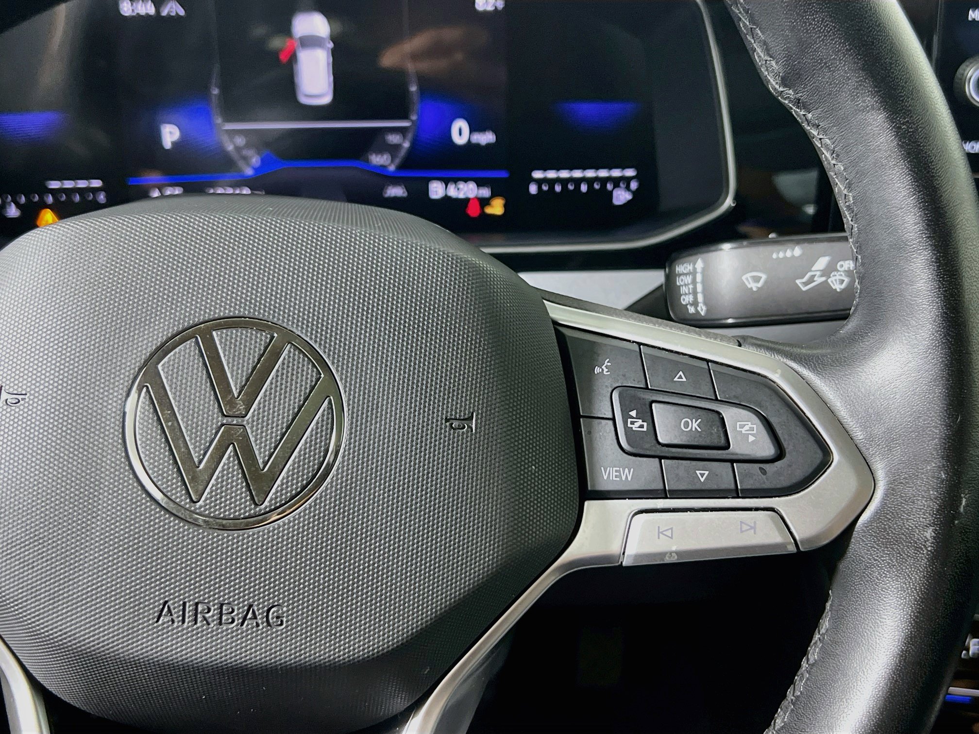 Used 2025 Volkswagen Jetta SE FWD image 19