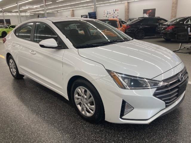 Used 2019 Hyundai Elantra SE w/ Cargo Package FWD image 2