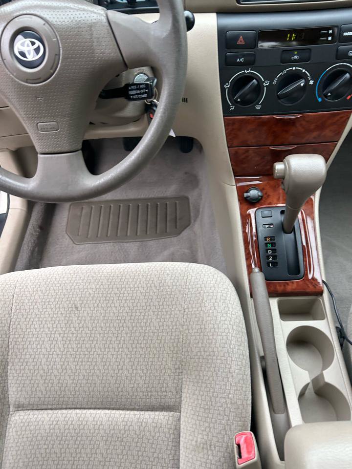 Used 2004 Toyota Corolla LE FWD image 10