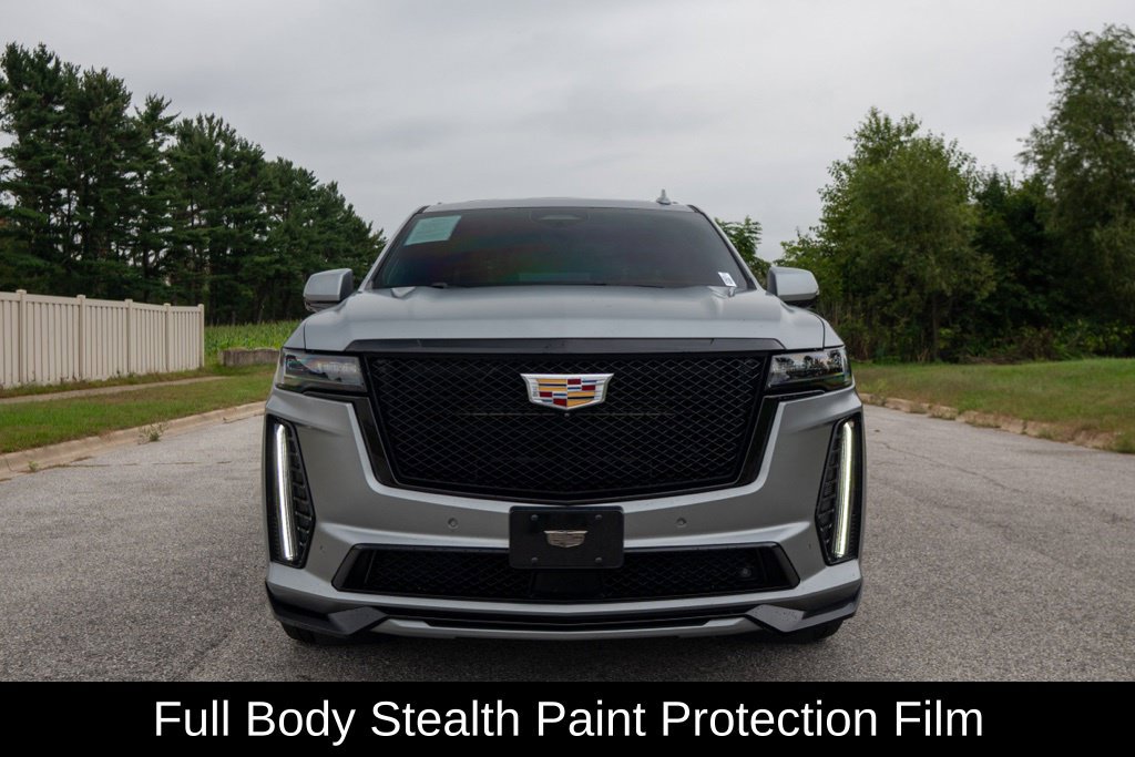 Used 2023 Cadillac Escalade ESV V AWD/4WD image 3