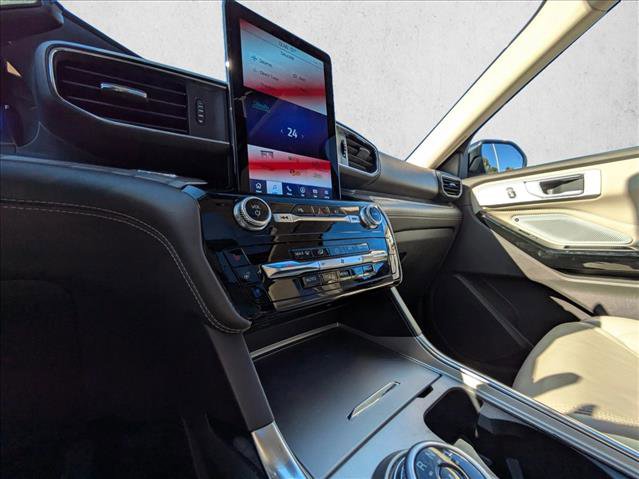 Used 2021 Ford Explorer Platinum w/ Equipment Group 601A image 12