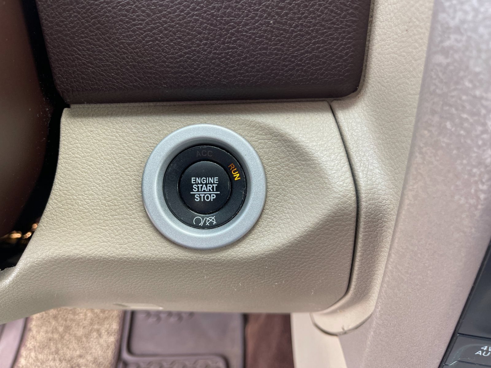 Used 2018 RAM 1500 Laramie Longhorn w/ Longhorn Special Edition AWD/4WD image 24