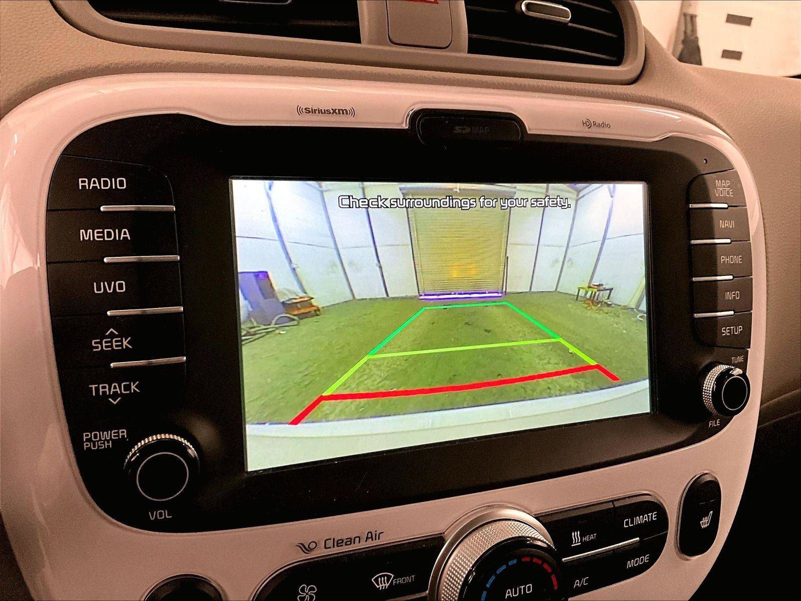 Used 2016 Kia Soul EV FWD image 21