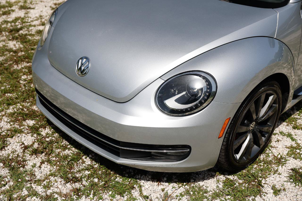 Used 2013 Volkswagen Beetle 2.0T FWD image 17