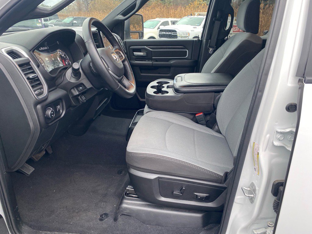 Used 2024 RAM 2500 Big Horn w/ Safety Group image 9