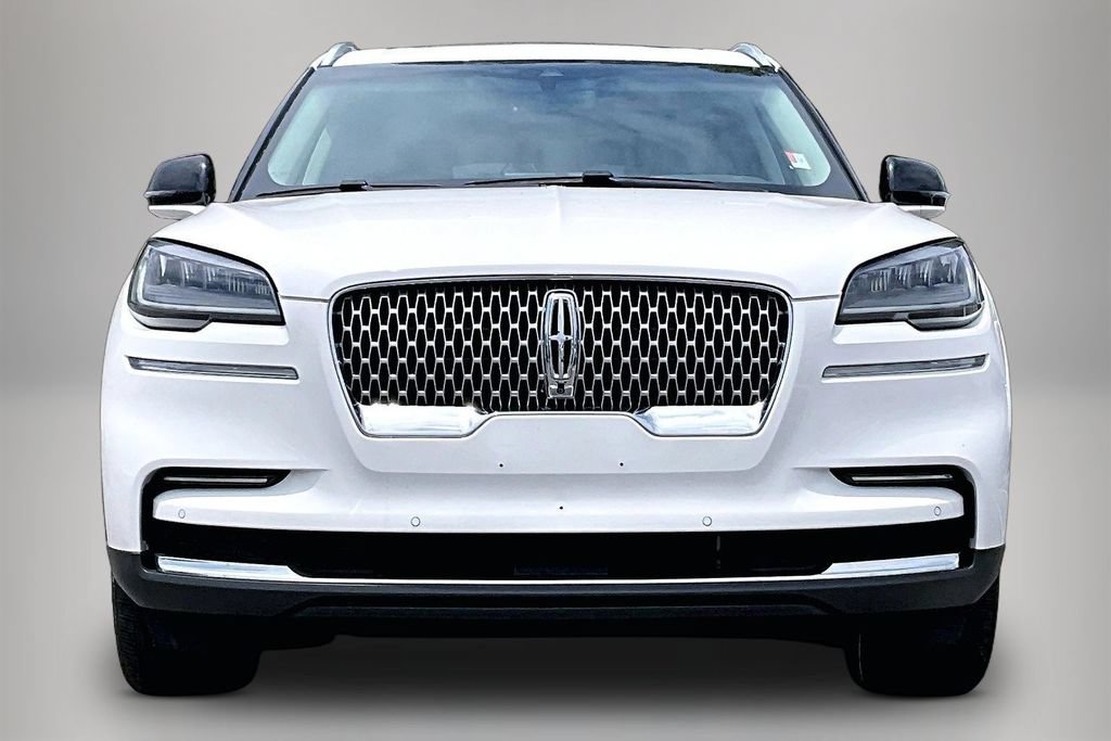 Used 2023 Lincoln Aviator Reserve w/ Equipment Group 201A AWD/4WD image 3