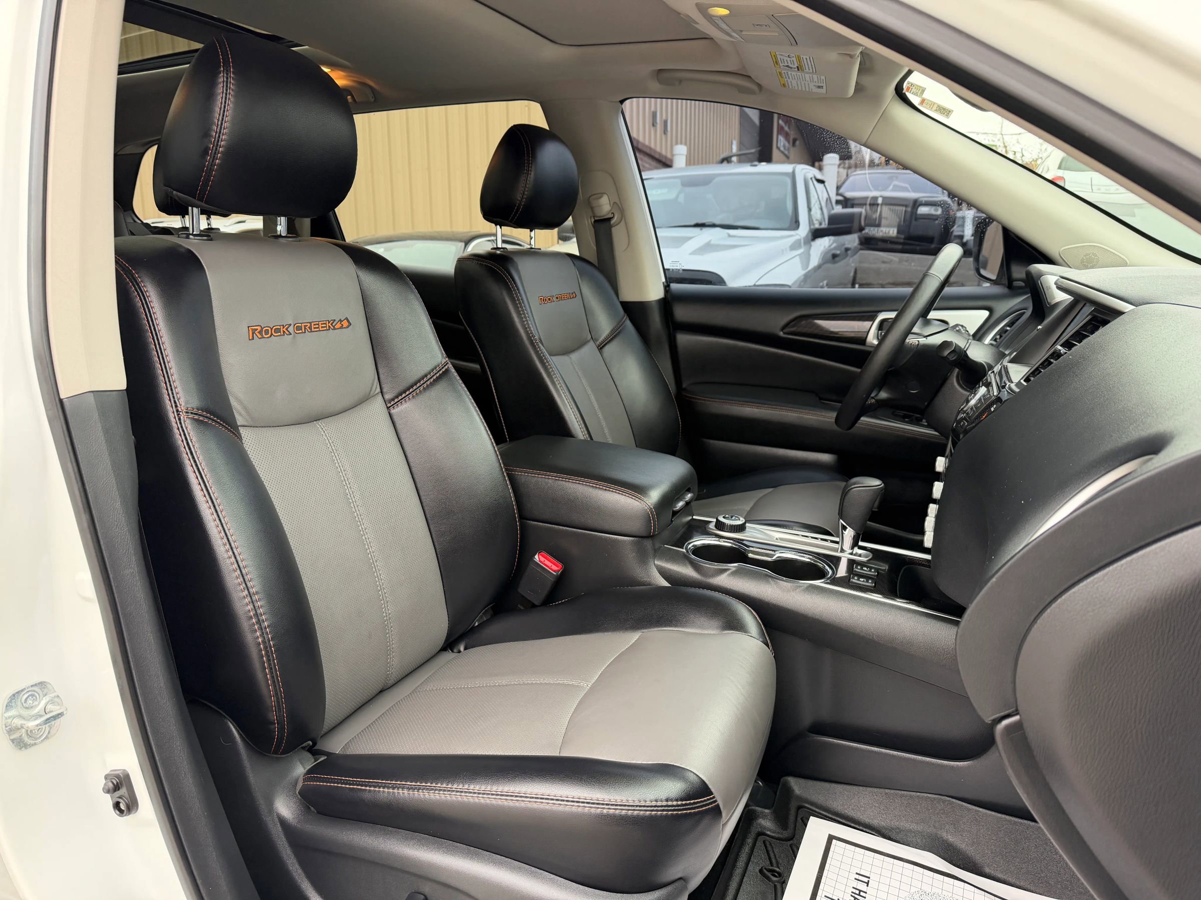 Used 2020 Nissan Pathfinder SL image 18