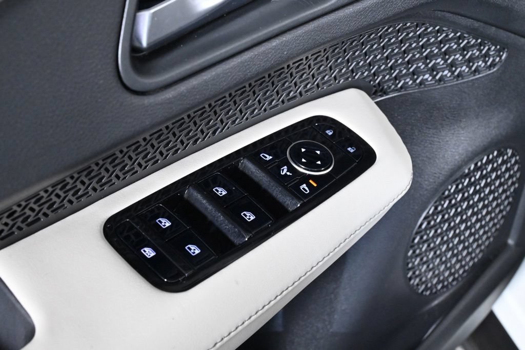 Certified 2023 Nissan Ariya FWD image 22