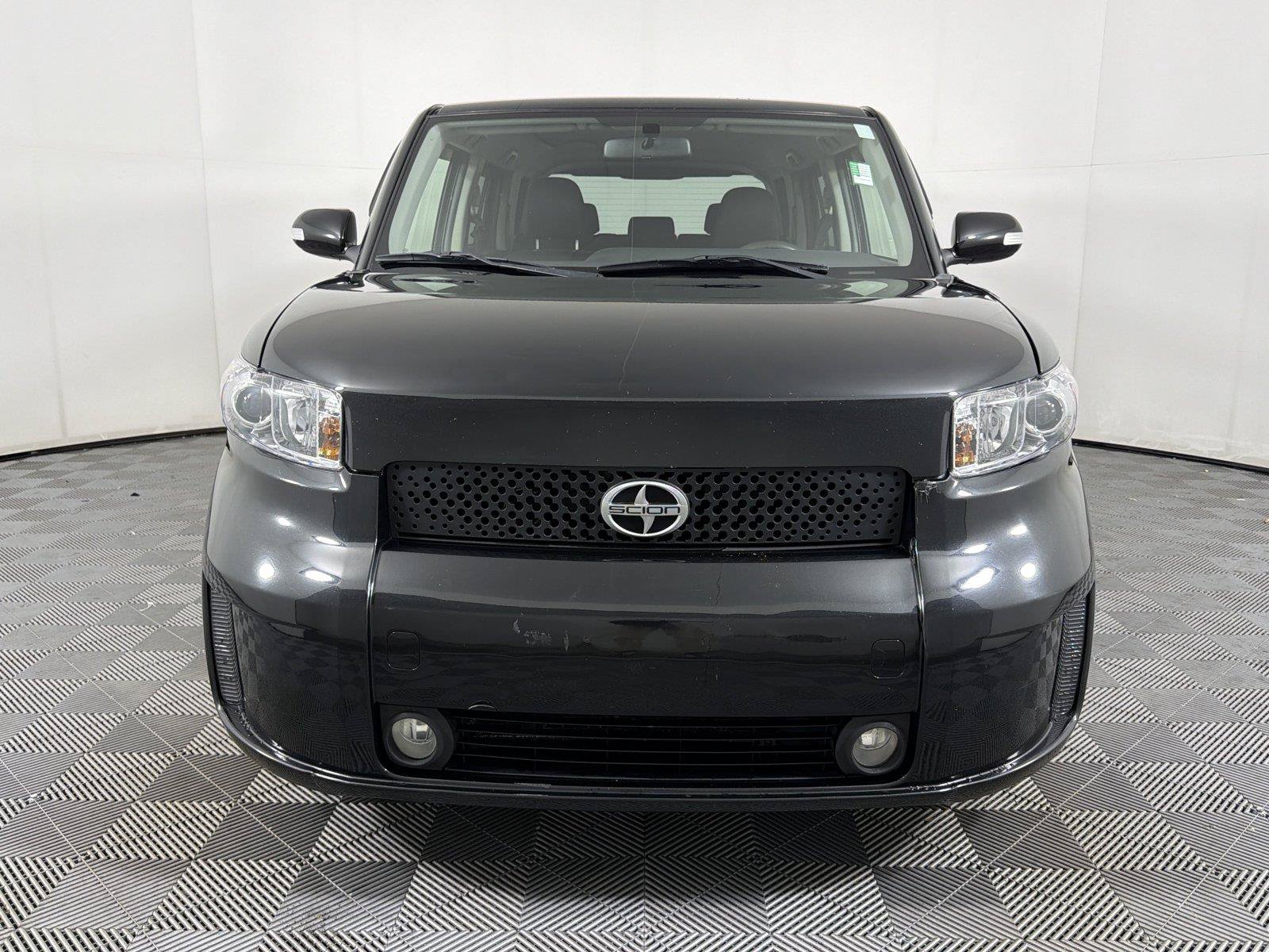 Used 2009 Scion xB FWD image 2