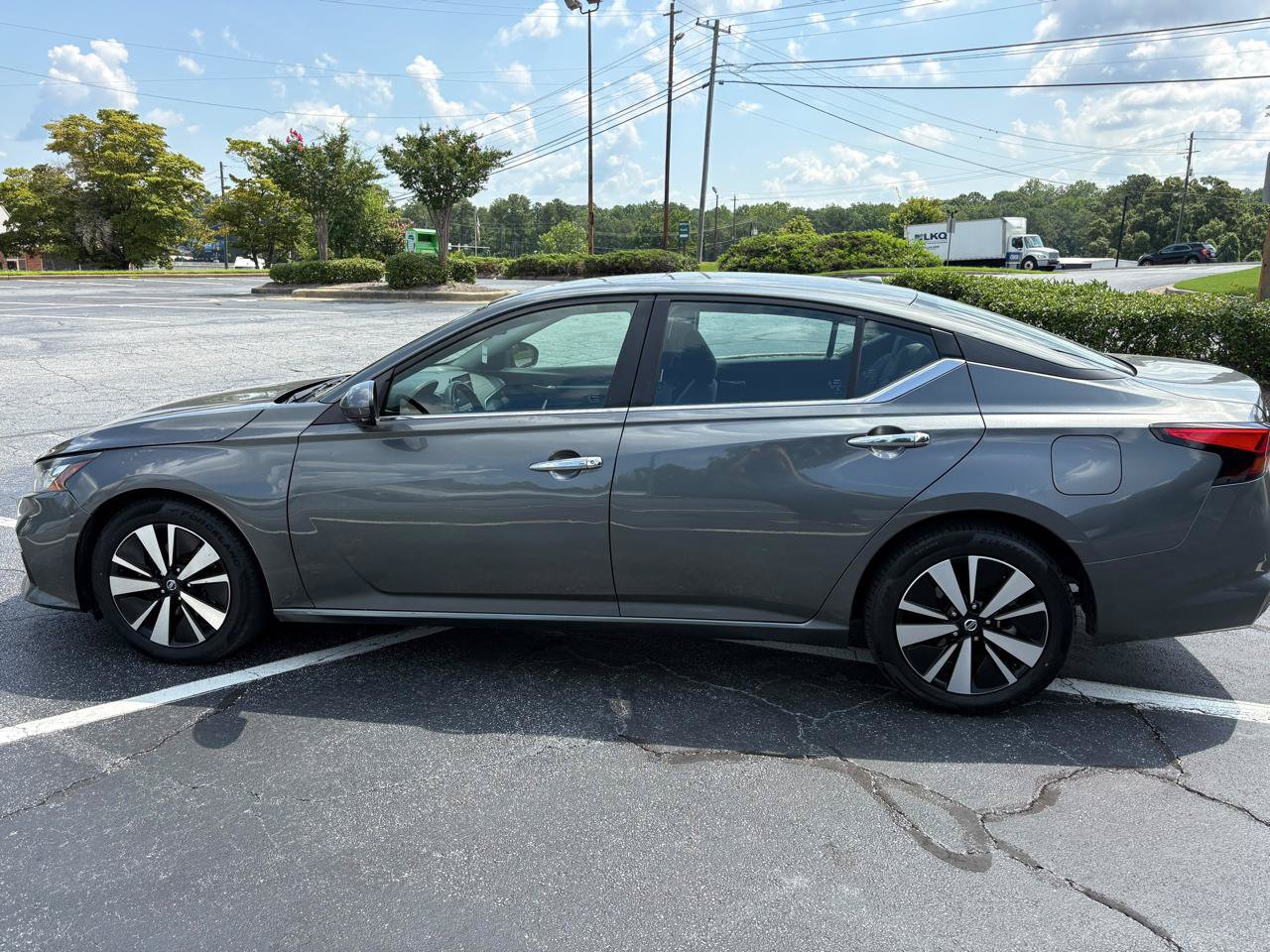 Used 2022 Nissan Altima 2.5 SV w/ SV Premium Package FWD image 8