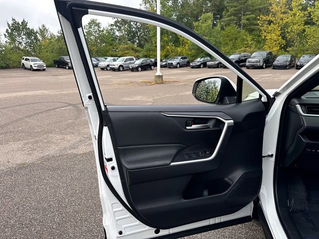 Certified 2025 Toyota RAV4 SE image 29