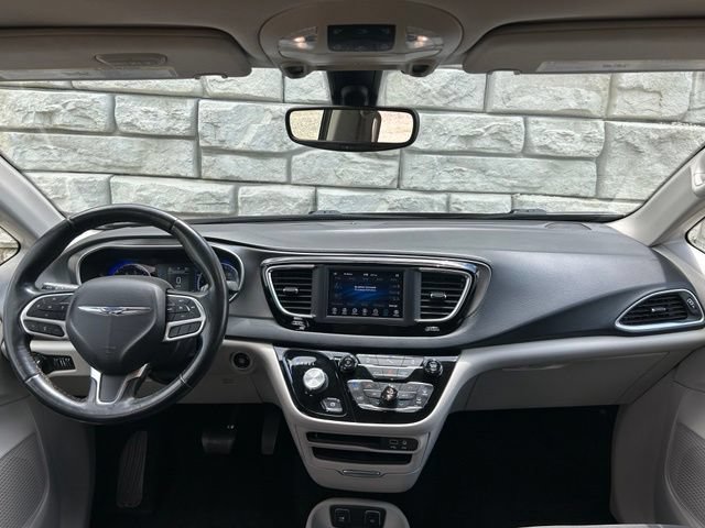 Certified 2020 Chrysler Pacifica Touring FWD image 10
