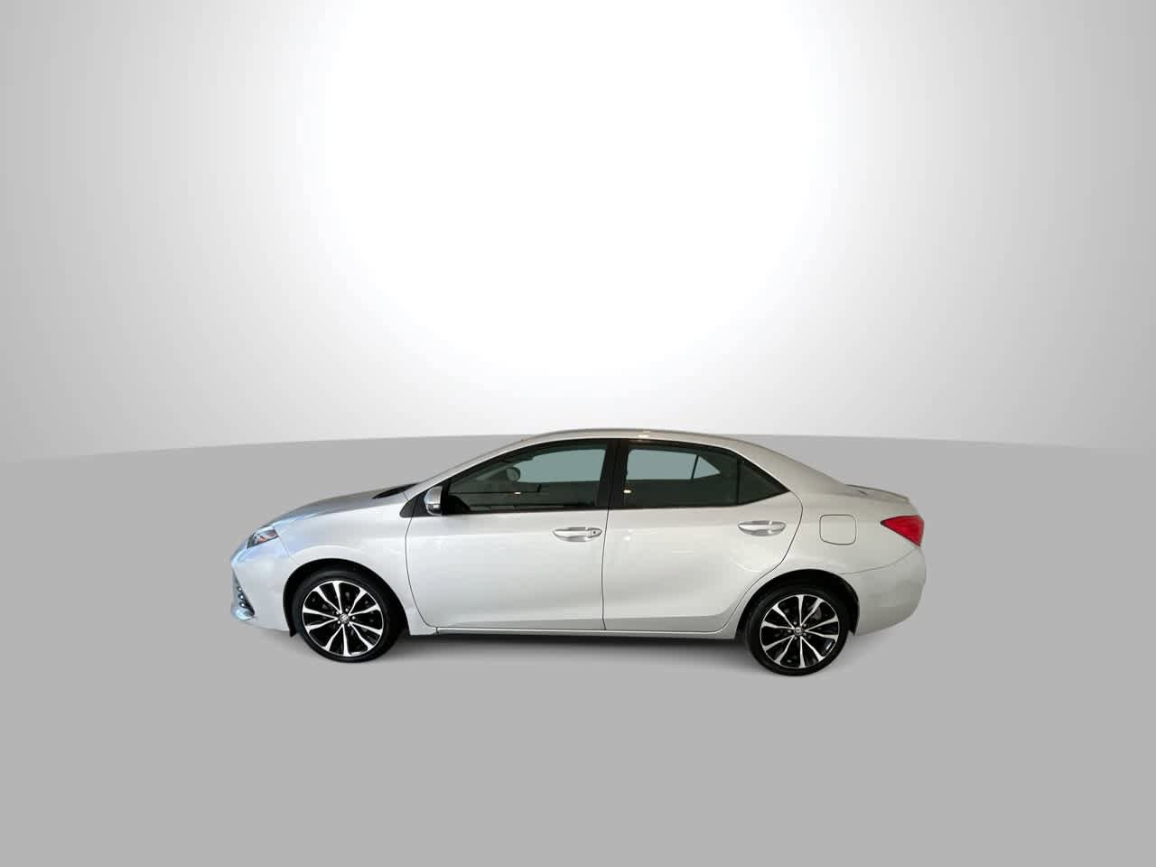 Used 2018 Toyota Corolla SE FWD image 5