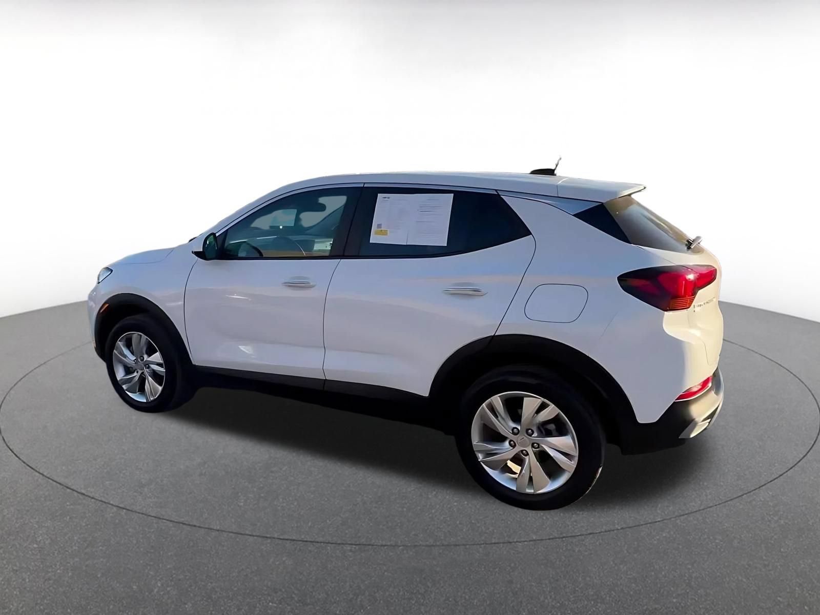 Used 2025 Buick Encore GX Preferred AWD/4WD image 10