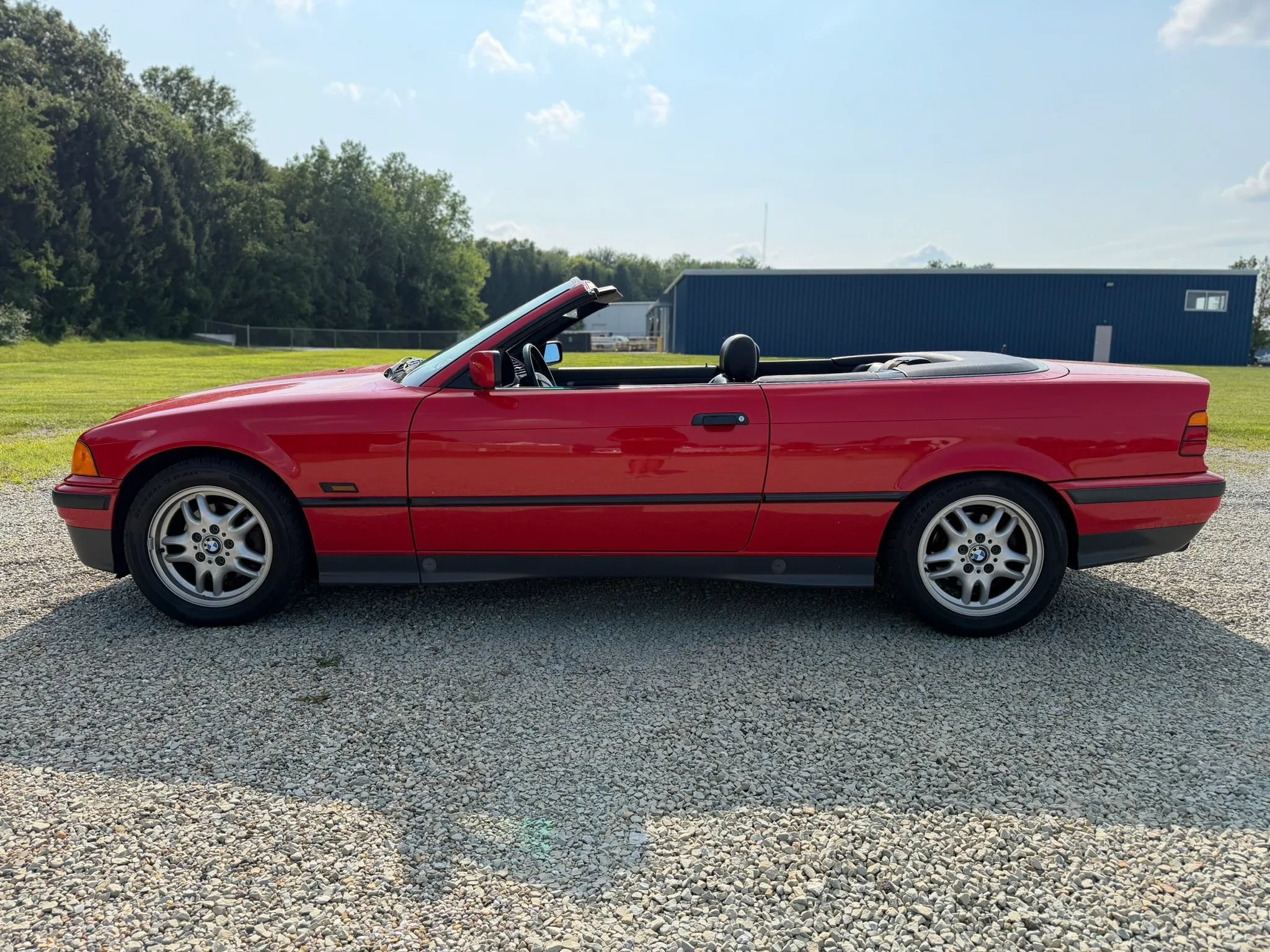 Used 1995 BMW 325i Convertible RWD image 8