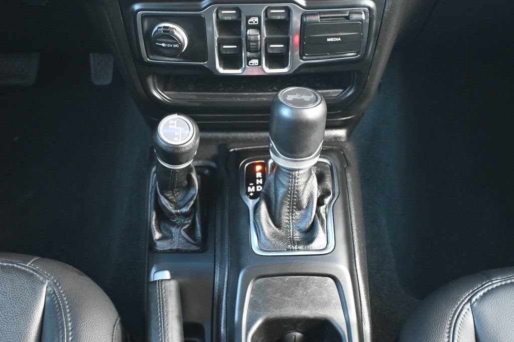 Used 2022 Jeep Wrangler Unlimited Sahara AWD/4WD image 20