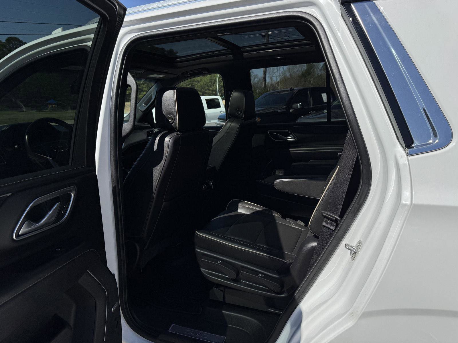 Used 2021 GMC Yukon SLT w/ SLT Luxury Plus Package image 7