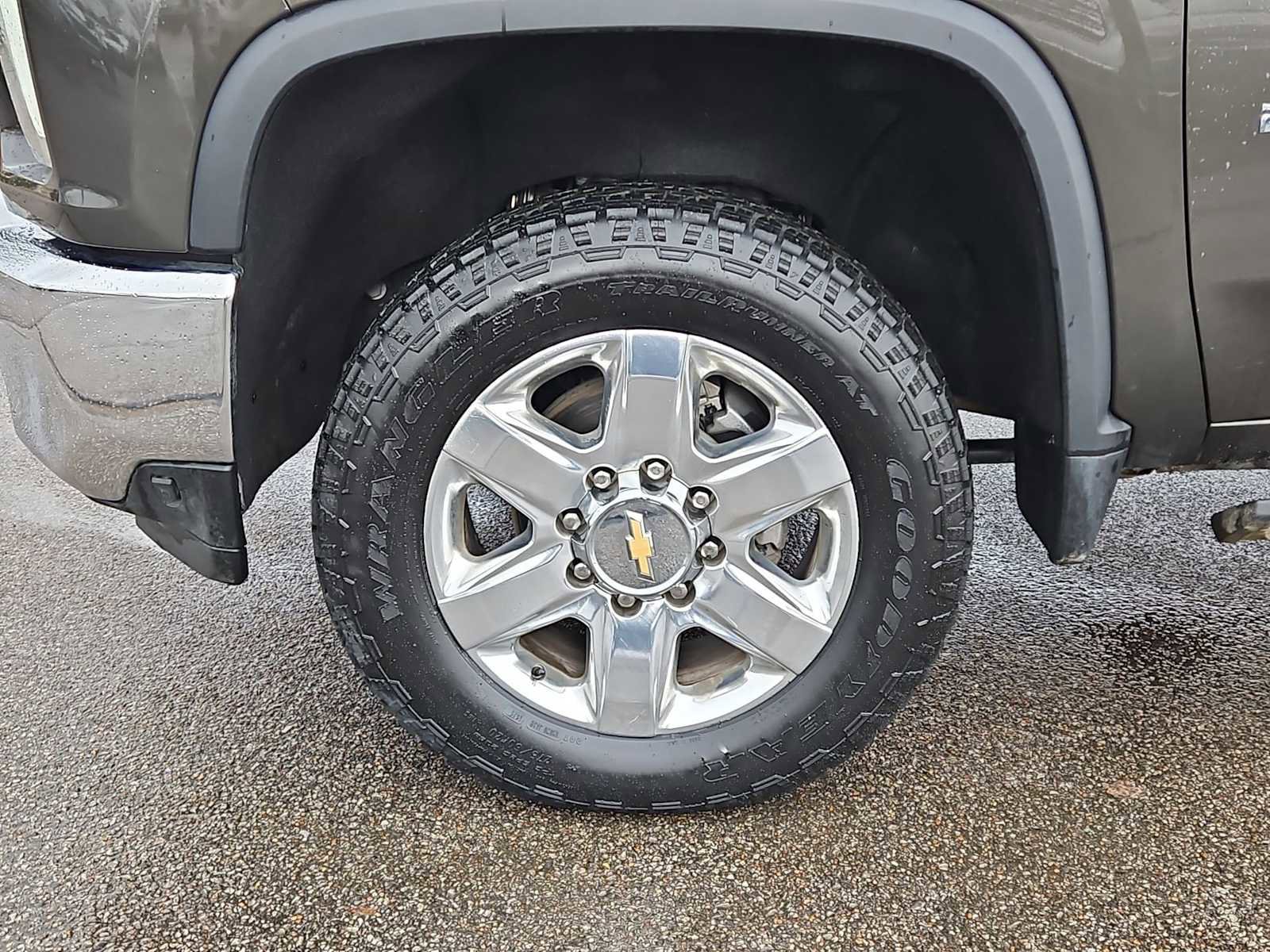 Used 2022 Chevrolet Silverado 2500 LTZ w/ LTZ Convenience Package image 14