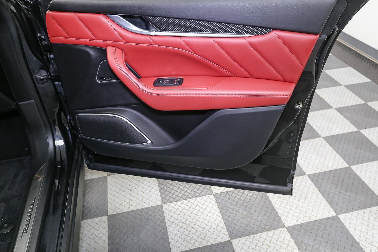 Used 2020 Maserati Levante S GranSport image 23