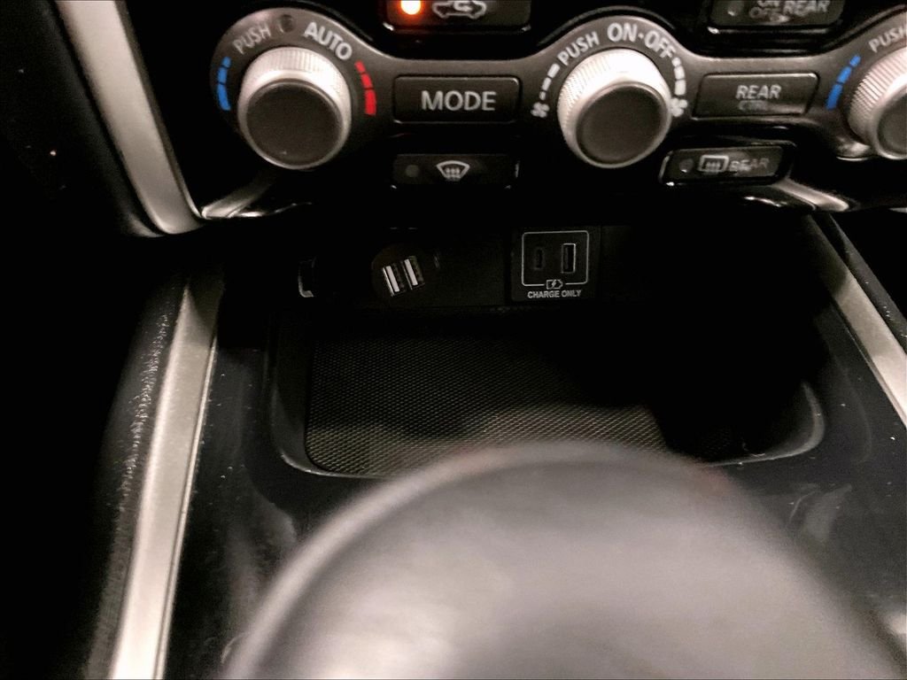 Used 2020 Nissan Pathfinder SV AWD/4WD image 27