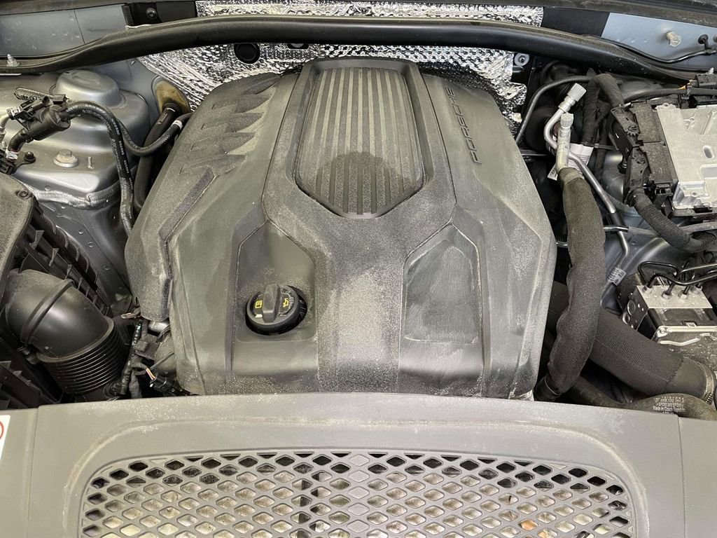 Certified 2022 Porsche Macan image 24