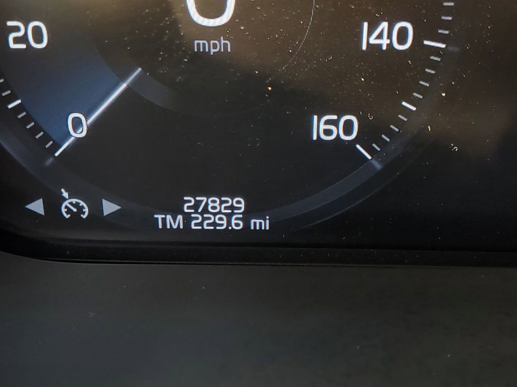 Used 2020 Volvo XC60 T5 Momentum w/ Protection Package Premier image 25