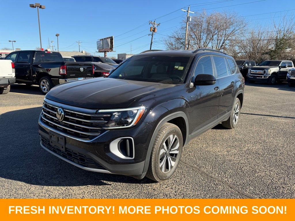 Used 2024 Volkswagen Atlas SE image 3