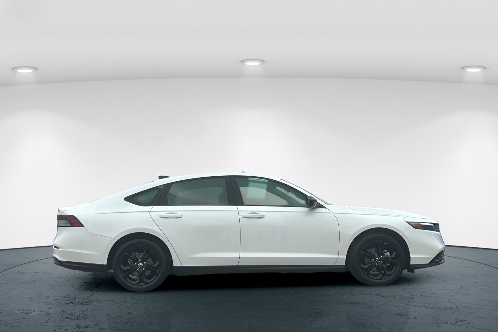 Certified 2025 Honda Accord SE image 7