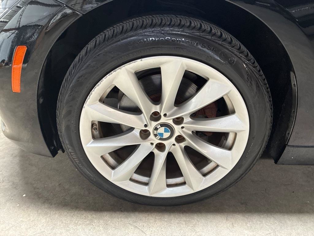 Used 2018 BMW 320i Sedan RWD image 10